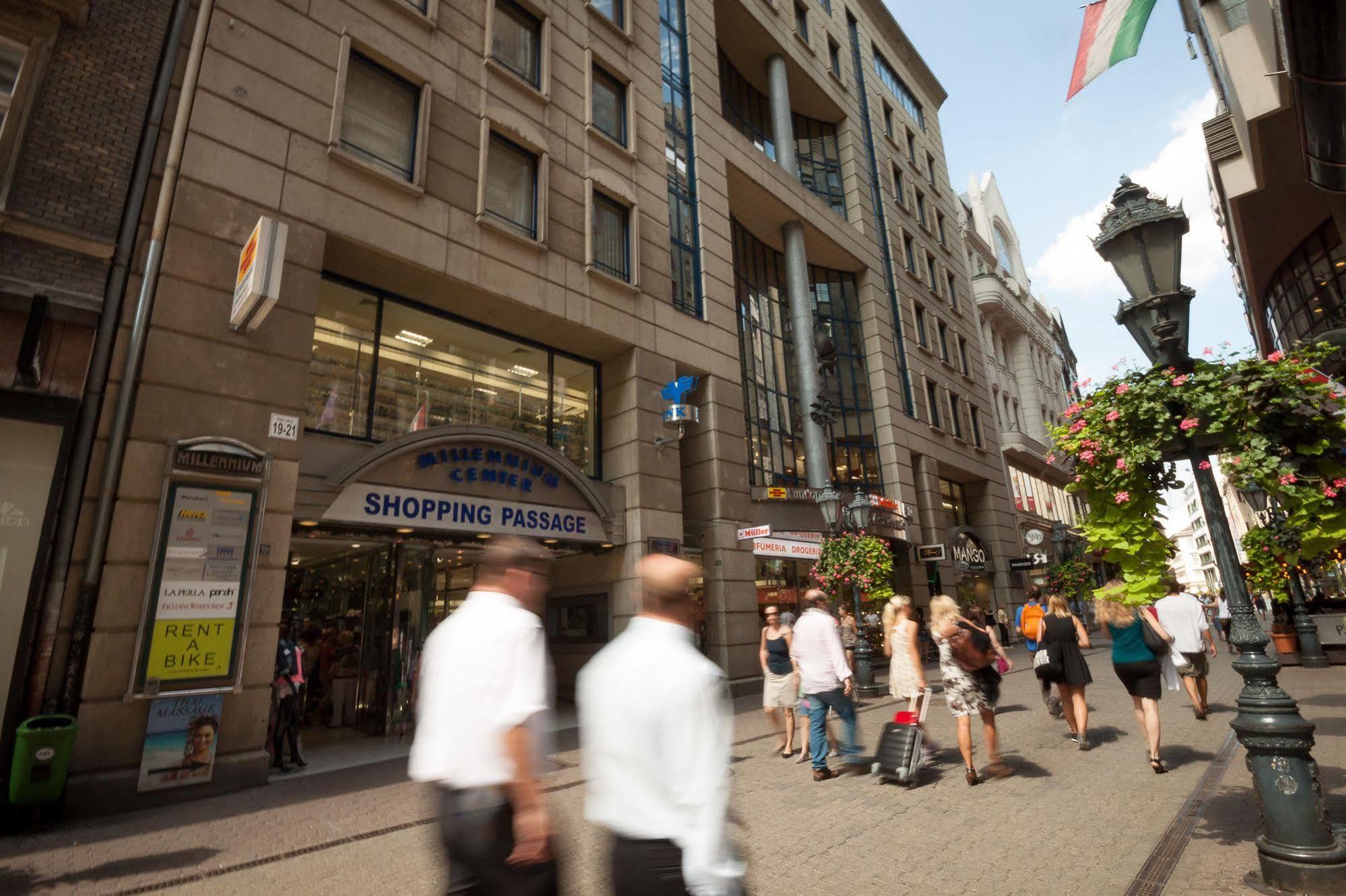 Grand Boulevard Apartments Budapest Exterior photo