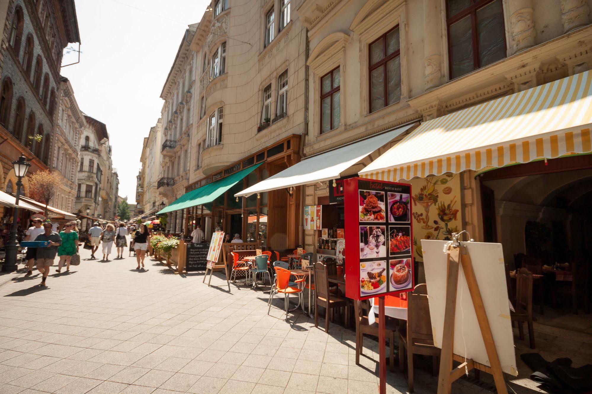 Grand Boulevard Apartments Budapest Exterior photo